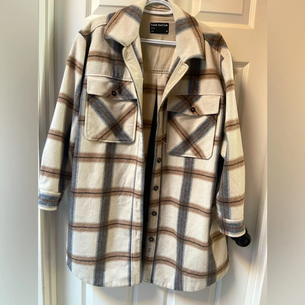 Frank and oak Shacket missing button - Picture 1 of 3